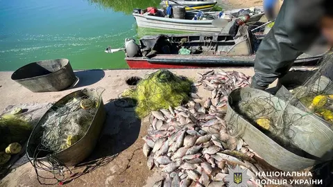 На Кам'янському водосховищі затримали браконьєрів з уловом на 2,1 млн гривень
