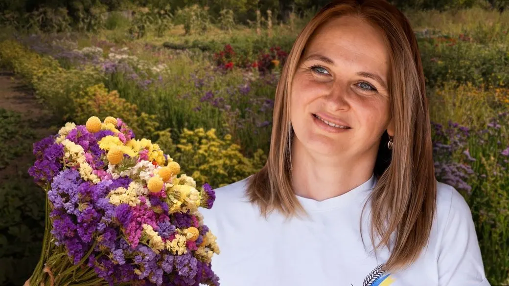 Полтавка покинула роботу й переїхала в село заради квітів