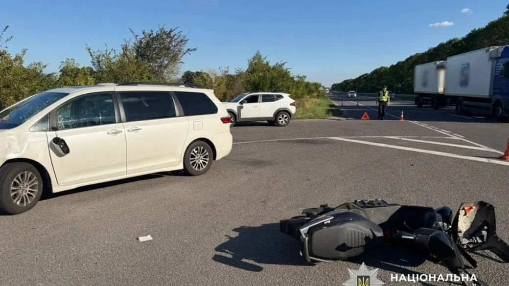 На Полтавщині електроскутер зіткнувся з автівкою: постраждали дві 15-річні дівчини