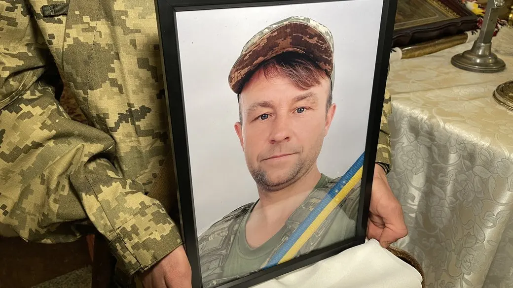 У Полтаві попрощалися із загиблим на Донеччині солдатом Русланом Радченком