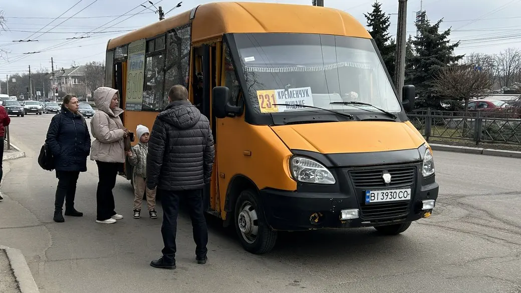 У Полтаві перевізників зобов'язали зупиняти транспорт на хвилину мовчання