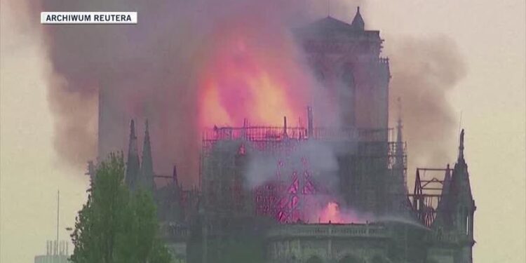 Пожежа паризького собору Паризької Богоматері [archiwalne]