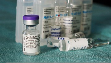 Moderna судиться з Pfizer.  Йдеться про технологію вакцини проти COVID-19