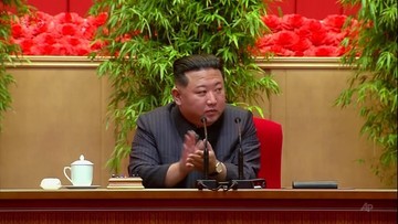 Північна Корея.  Кім Чен Ин оголошує "перемога" через Covid-19.  Більшість обмежень зникає
