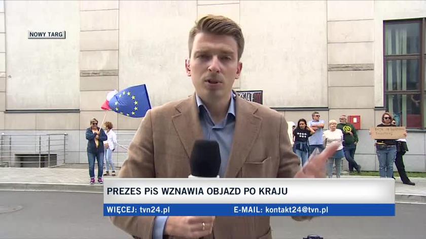 Качиньский возобновил турне Польшей.  Часть волонтеров не смогла прийти на встречу, а также была акция протеста