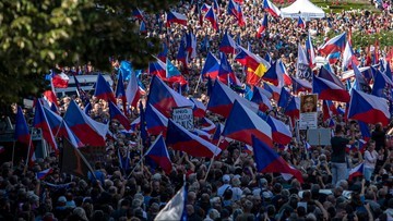 Чехія.  Антиурядові протести проти високих цін.  Приблизно навіть 100 тис.  Люди