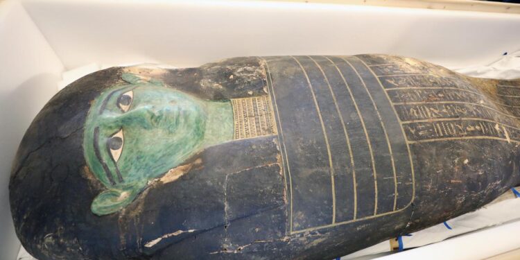 Єгипет відновив вік стародавнього "зелений саркофаг"