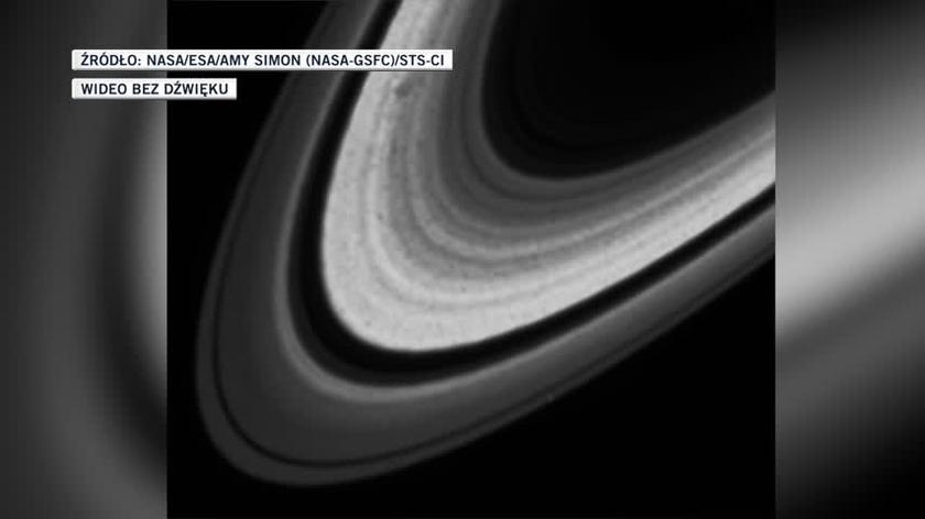 Темні «спиці» в кільцях Сатурна